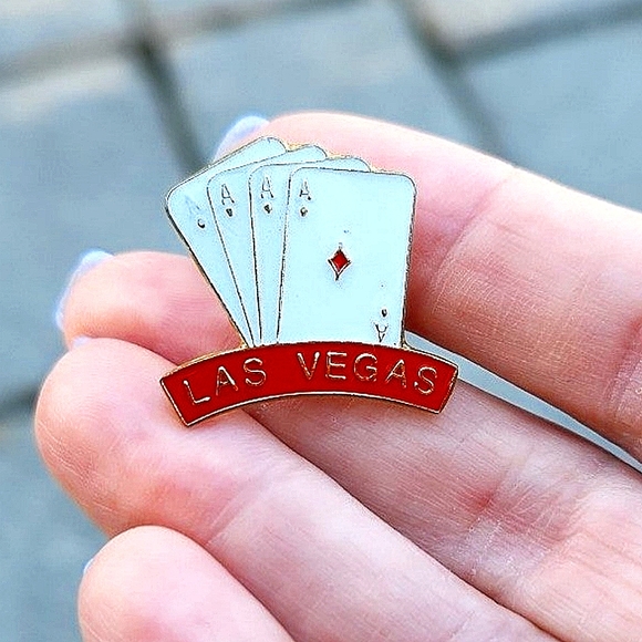 Saks 5th Avenue Las Vegas Store Tourist Clutch Pins - Picture 5 of 5